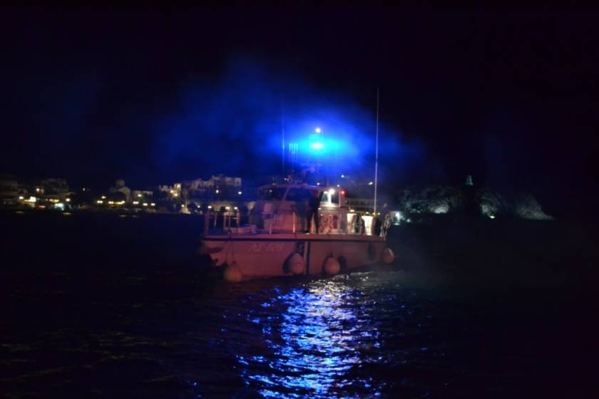 ΤΩΡΑ: Ανατράπηκαν δύο βάρκες με μετανάστες βόρεια της Σάμου