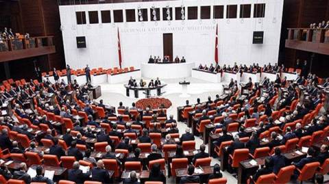 Τουρκία: Αποφάσισαν τη συγκρότηση επιτροπής για τη διερεύνηση των σκανδάλων