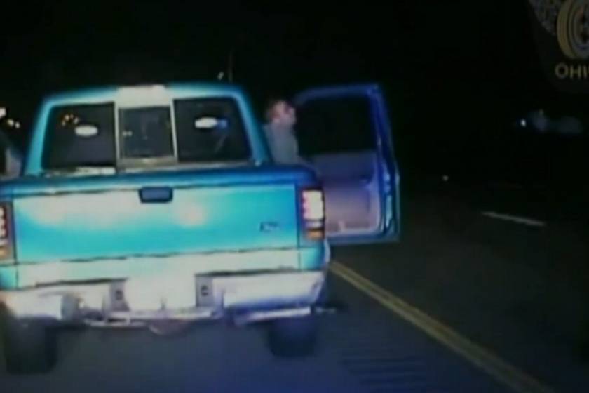 Οχάιο: Αστυνομικός τύφλωσε μεθυσμένο οδηγό! (video)