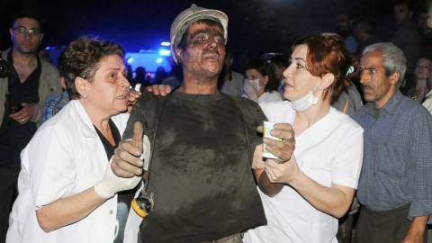 Τουρκία: Συγκλονιστική φωτογραφία από τον τόπο της τραγωδίας