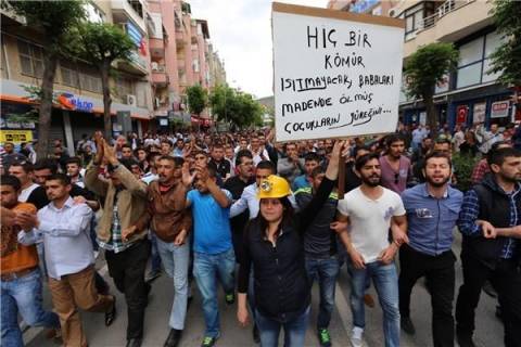 Τουρκία: «Δεν είμαστε πρόβατα» φωνάζουν οι διαδηλωτές (pics)