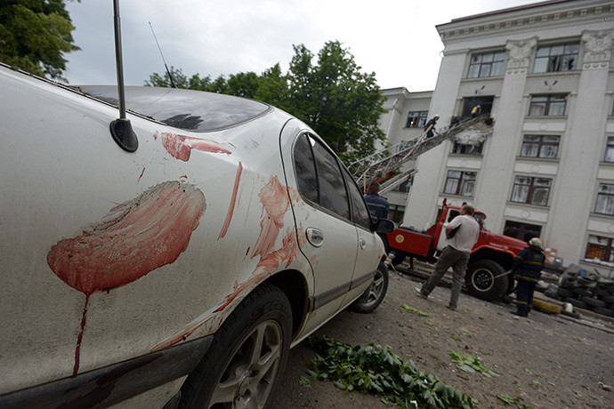 Βίντεο που σοκάρει: Νεκροί πολίτες στους δρόμους του Λουγκάνσκ