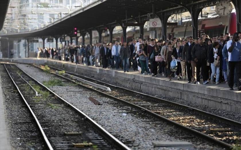 Γαλλία: Προβλήματα από την απεργία στους σιδηρόδρομους