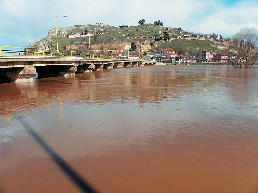 Έβρος: Το υπουργείο Περιβάλλοντος της Βουλγαρίας προειδοποιεί για πλημμύρες