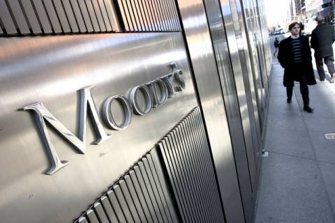 Moody's: Θετική αξιολόγηση ελληνικής οικονομίας και τραπεζών