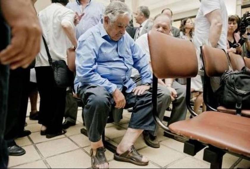 «Ψεύτικη» η φωτογραφία του προέδρου της Ουρουγουάης στην ουρά νοσοκομείου