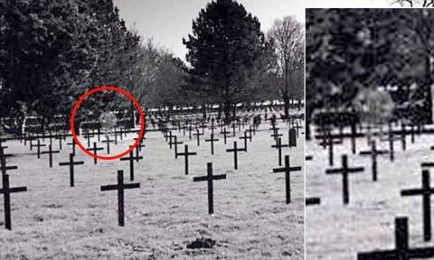 Φωτογράφισε το πνεύμα ενός νεκρού στρατιώτη πάνω από τάφους (pics)