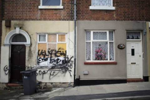 Βρετανία: Αγόρασαν το φθηνότερο σπίτι του κόσμου με μόλις 1 λίρα! (photos)