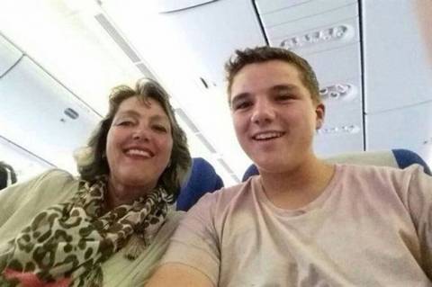 Τραγικό: Η selfie μητέρας και γιου λίγο πριν τη μοιραία πτήση