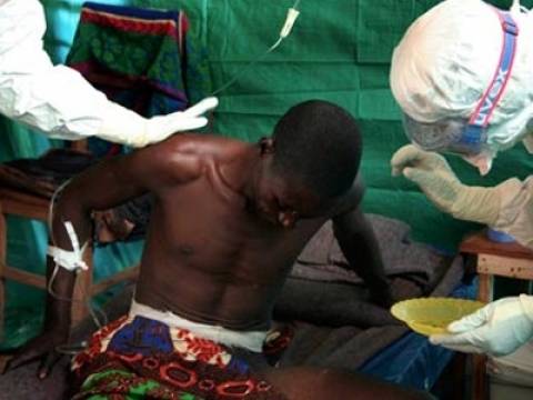 ΙΑΤΑ:Μικρός ο κίνδυνος μετάδοσης του ιού Έμπολα μέσα σε αεροπλάνο