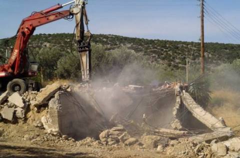 Δεκάδες κατεδαφίσεις αυθαιρέτων σε Πελοπόννησο, Δυτική Ελλάδα και Ιόνια Νησιά