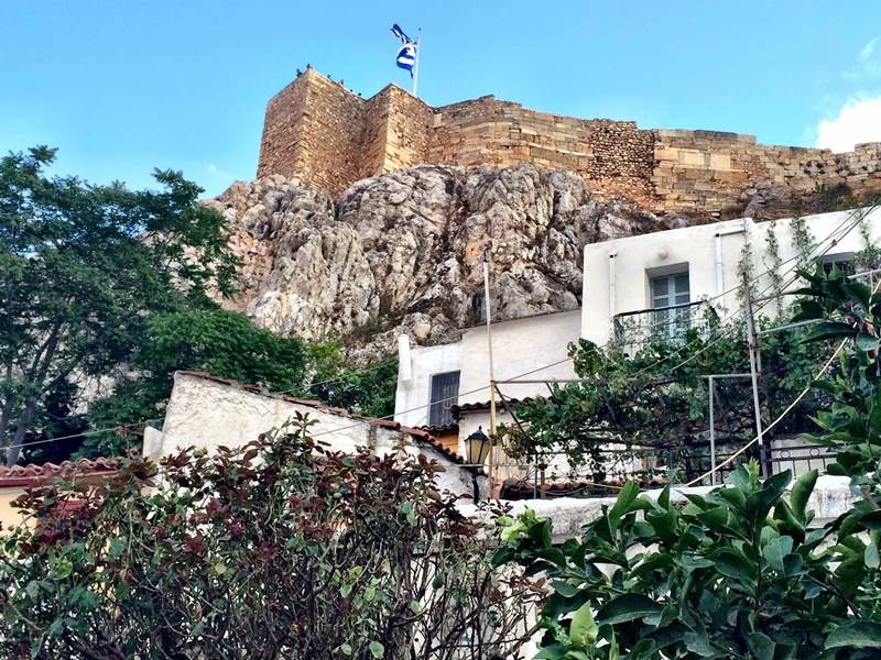 Αναφιώτικα: Ένα «νησί» στο κέντρο της Αθήνας (video+photos)