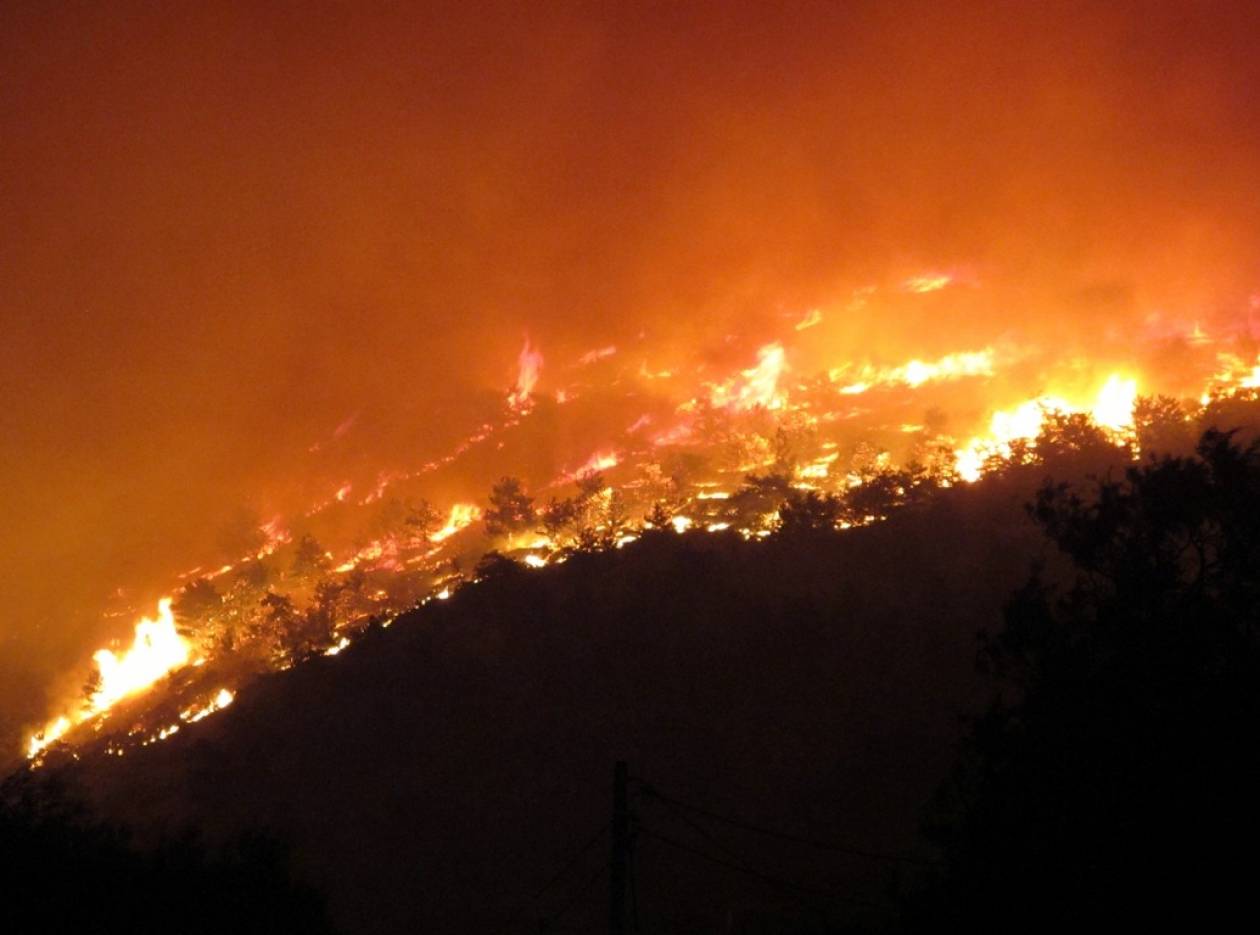 ΤΩΡΑ: Πυρκαγιά κοντά στο Λιανοκλάδι