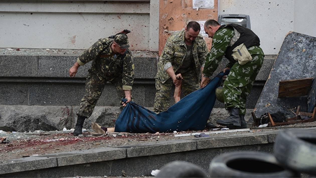 Ουκρανία: «Δεκάδες οι νεκροι της επίθεσης στην αυτοκινητοπομπή»