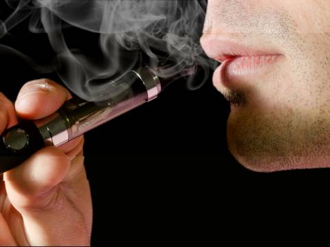 Ηλεκτρονικό τσιγάρο: Το άτμισμα μπορεί να είναι ευεργετικό για τους καπνιστές