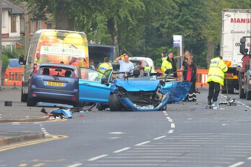 Βρετανία: Δυστύχημα με supercar που «κόβει» την ανάσα (pics+vid)