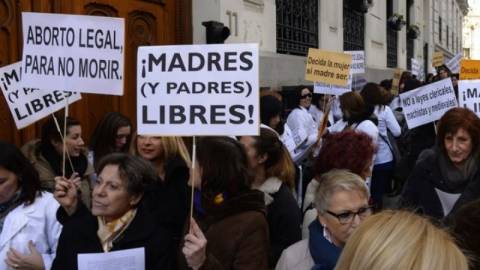 Ισπανία: Παραιτήθηκε ο υπουργός Δικαιοσύνης για το νομοσχέδιο με τις αμβλώσεις