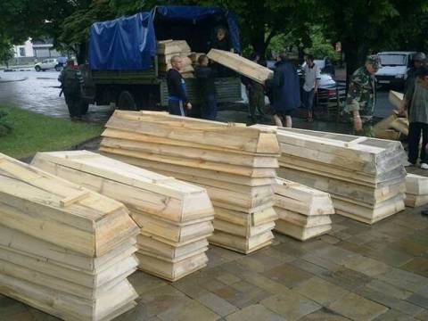 Μαζικοί τάφοι με νεκρούς έπειτα από βασανιστήρια έξω από το Ντονιέτσκ