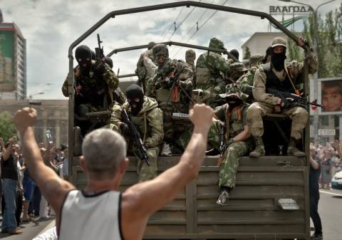 Ουκρανία: 12 νεκροί το τελευταίο 24ωρο – Αγώνας για να μην καταρρεύσει η εκεχειρία