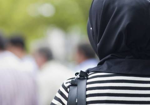 Ιράν: Επιθέσεις με οξύ σε γυναίκες που δεν φορούν σωστά τη μαντήλα!