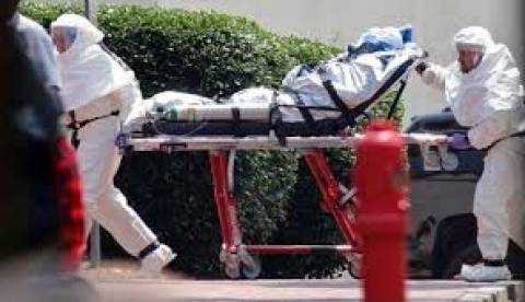 Έμπολα: «Φρενίτιδα έλλειψης οργάνωσης η καραντίνα», λέει η νοσοκόμα που προσβλήθηκε
