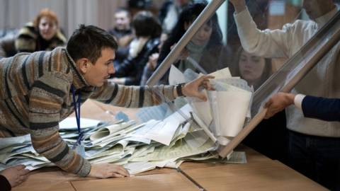 Λαβρόφ: Η Μόσχα θα αναγνωρίσει τις εκλογές των αυτονομιστών