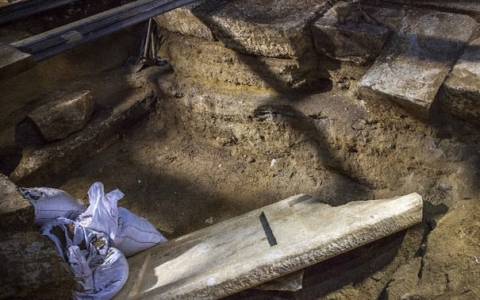 Νέες φωτογραφίες από Αμφίπολη-Υπάρχει υπόγειος θάλαμος