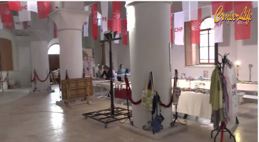 Έστησαν παζάρι σε χριστιανικό ναό στο Τσεσμέ