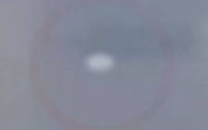 Επιβάτης αεροπλάνου κατέγραψε UFO πάνω από το Ιράν (video)