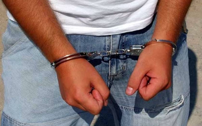 Σύλληψη 28χρονου για κλοπή μεταλλικών αντικειμένων
