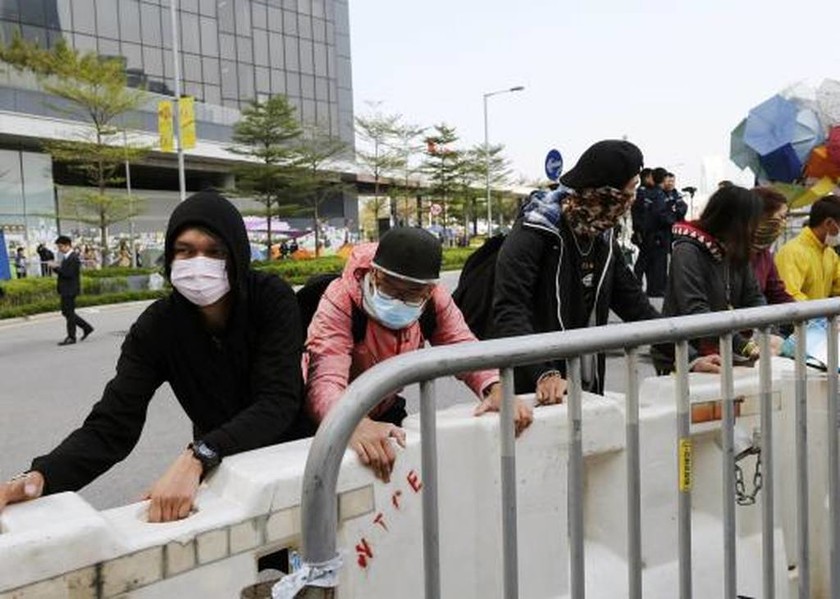 Χονγκ Κονγκ: Δικαστική απόφαση «ξήλωσε» τα οδοφράγματα 