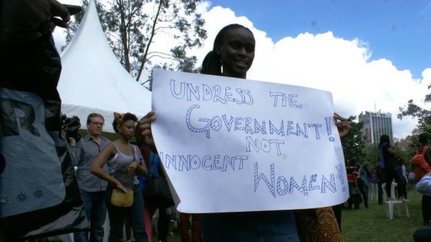 Κένυα: Επίθεση σε γυναίκες που φόραγαν κοντή φούστα (video)