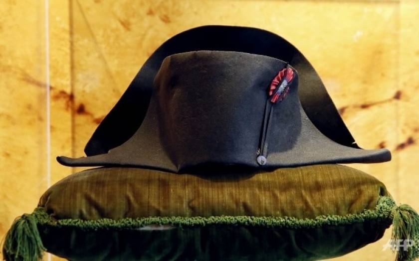 Ν.Κορέα: Ένας... βασιλιάς αγόρασε το καπέλο του  Ναπολέοντα