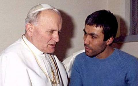 Παραλίγο δολοφόνος του πάπα Ιωάννη ζητά να δει τον Φραγκίσκο