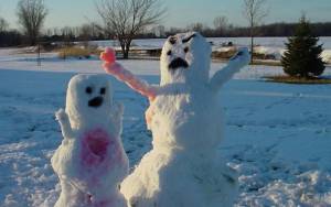Όταν οι χιονάνθρωποι συναντούν τις καλλιτεχνικές… ανησυχίες!