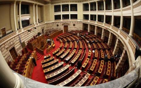Χαμός στη Βουλή για τις δηλώσεις Βουδούρη - Παραστατίδη