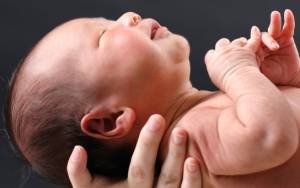 Το πρώτο μωρό του 2015 γεννήθηκε στα Χανιά!