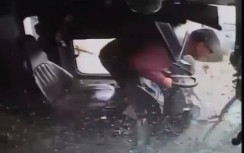Νέο Μεξικό: Τρομακτικό τροχαίο – Από τύχη σώθηκε ο οδηγός φορτηγού