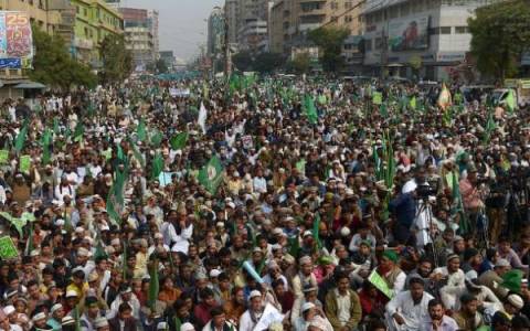 Πακιστάν: Ογκώδης διαδήλωση κατά του Charlie Hebdo