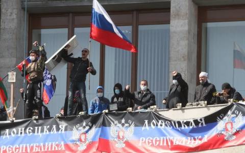 Η ΕΕ κάλεσε τη Ρωσία να σταματήσει να υποστηρίζει τους φιλορώσους αντάρτες