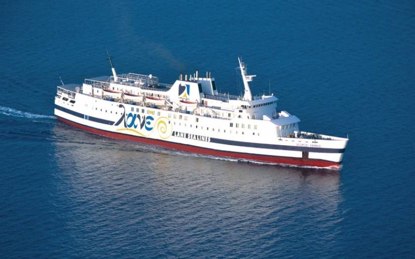«Έμεινε» από μηχανή με 127 επιβάτες το πλοίο «Βιτσέντζος Κορνάρος»