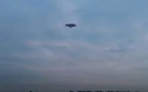UFO «εξαφάνισε» τα πουλιά από τον ουρανό της Νέας Υόρκης! (video)