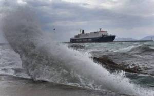 Κακοκαιρία: Ποια λιμάνια και γραμμές παραμένουν κλειστές