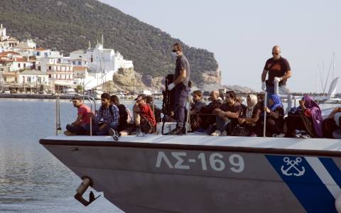 Εντοπίστηκαν 49 μετανάστες στο Αγαθονήσι