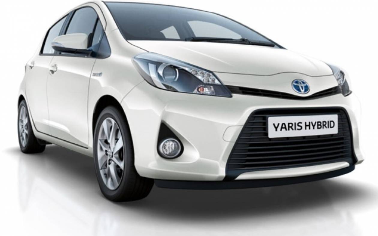 Yaris hybrid. Toyota Yaris Hybrid 1.5. Тойота Ярис гибрид 2010. Toyota Yaris электрический. Toyota Yaris 1.5 Hybrid 2018 RHD.