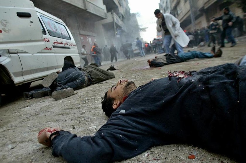 Πτώματα σε καταφύγιο προσφύγων στη Γάζα, 6 Μαρτίου 2003