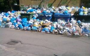 Τρίπολη: Συγκέντρωση διαμαρτυρίας και πορεία για τα σκουπίδια στην πόλη