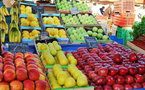 Πωλητές λαϊκών αγορών σε Δούρου: Nα δοθούν κουπόνια σε απόρους
