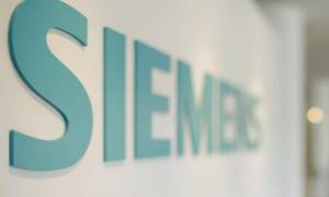 Κόντρα Βαρουφάκη με το Νομικό Συμβούλιο για τη Siemens