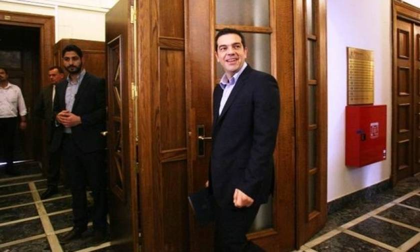 Ο Τσίπρας παρουσίασε τη λίστα των μεταρρυθμίσεων - Δεν υπάρχουν υφεσιακά μέτρα